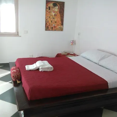 Soleluna Bed and Breakfast Λέτσε
