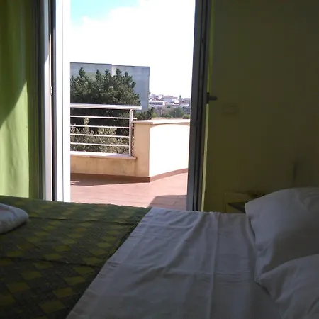 Soleluna Bed and Breakfast Λέτσε